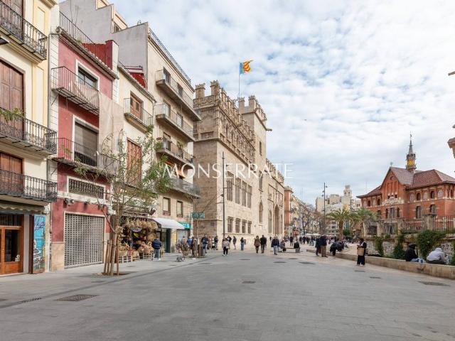Edificio de lujo en venta Plaza del Mercado 27, Valencia