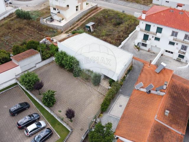 EDIFÍCIO DESTINADO A COMÉRCIO SERVIÇOS E/OU ARMAZÉM