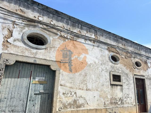 Edifício Devoluto no Centro de Olhão para Construção de Préd. 0m² Olhão