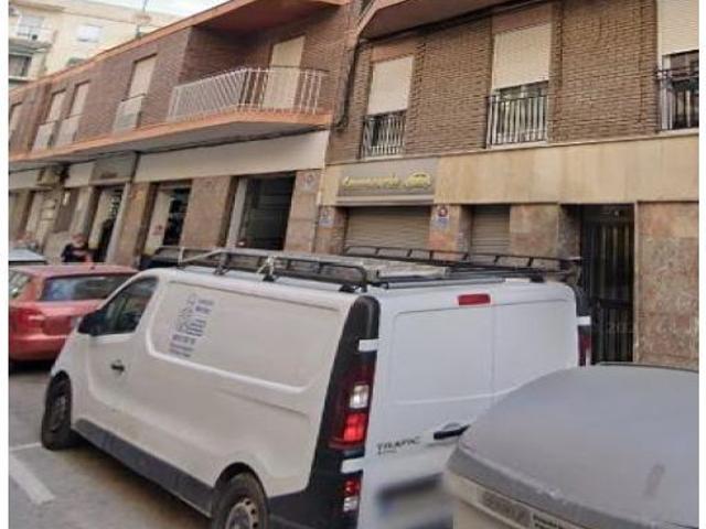 Edificio en Toscar