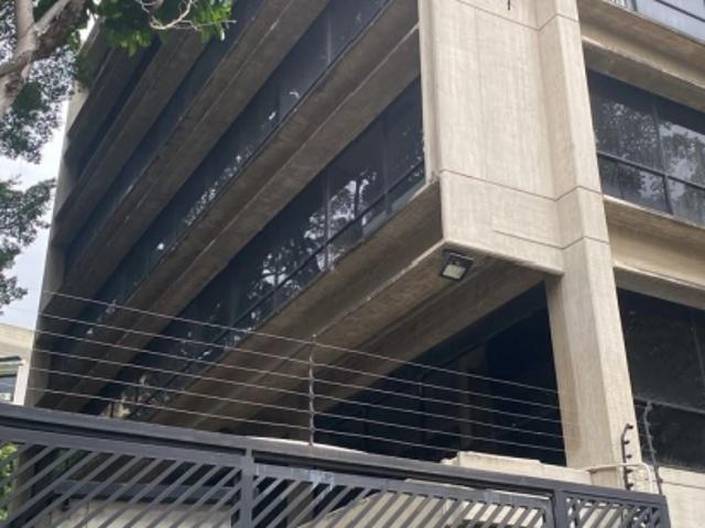 Edificio en venta 2400m², las mercedes