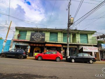Edificio en venta a media cuadra de los Sauces con 16 departamentos y 7 locales comerciales SE REM