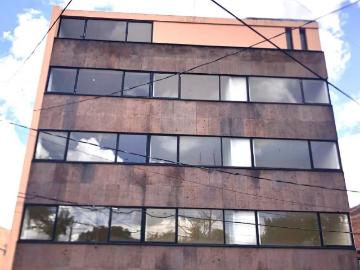 Edificio en General Ignacio Zaragoza, Venustiano Carranza, Ciudad de México