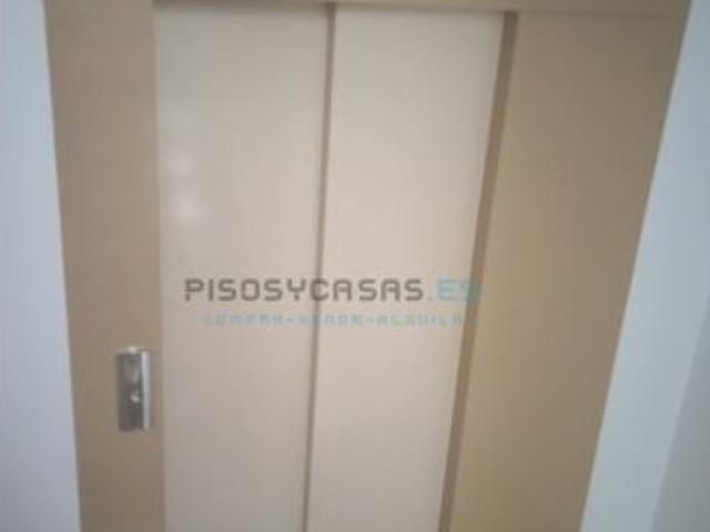 Edificio en venta con dos vivienda y local en el centro de Lloret de Mar