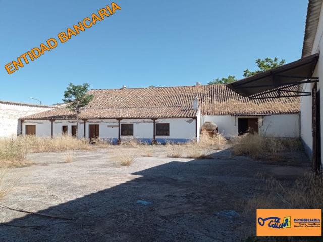 Edificio en venta en Valdepeñas, Buena