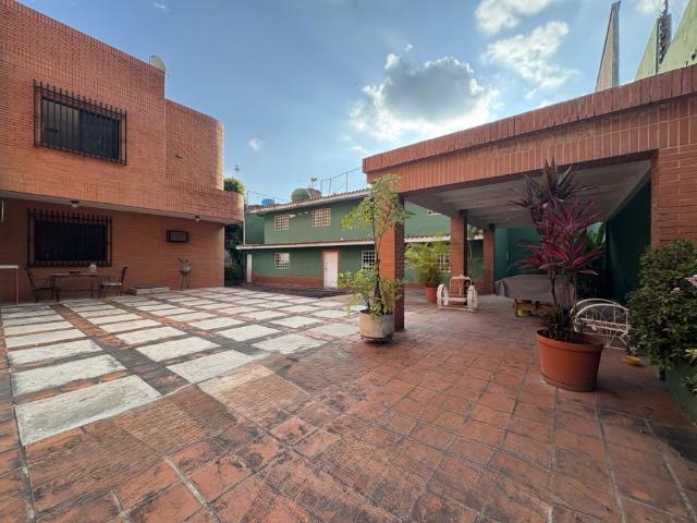 Edificio en venta en Altamira 8va y 9na transversal Chacao Caracas