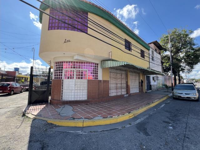 EDIFICIO EN VENTA EN AV. FUERZAS ARMADAS ZONA OESTE DE BARQUISIMETO