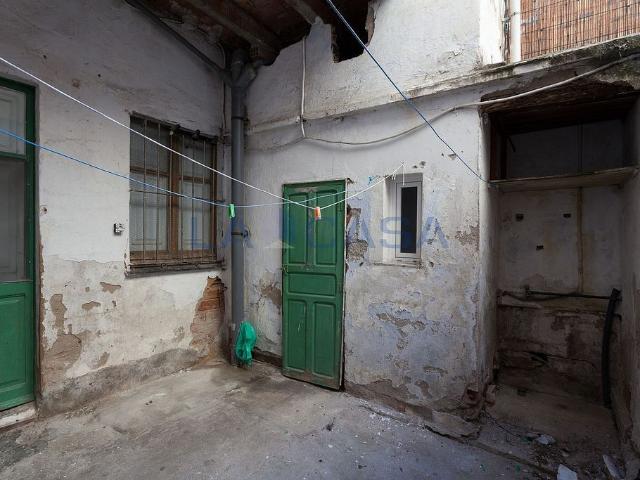 Edificio en venta en avenida Ponent, Hospitalet de Llobregat, L´, de 189 m² por 360.000