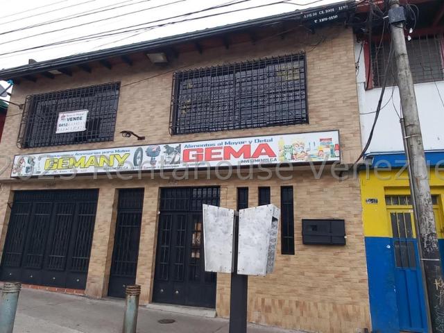 Edificio en Venta en Avenida 16 de Septiembre, Merida