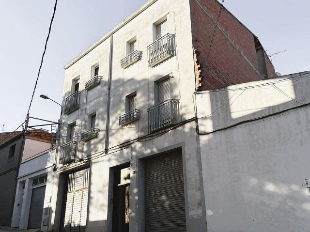 Edificio en venta en Bellpuig, de 915 m² por 300.000