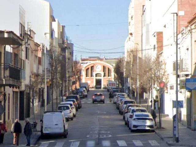 Edificio en venta en calle Ample, Terrassa, de 174 m² por 285.000