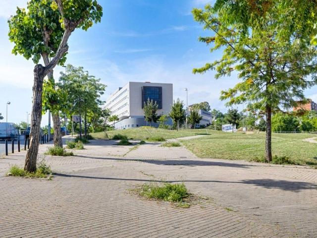 Edificio en venta en calle Bonavista, Santa Coloma de Gramanet, de 764 m² por 650.000