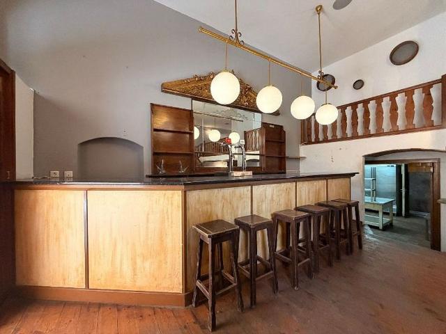 Edificio en venta en calle Castell, Bisbal d´Empordà, La, de 499 m² por 450.000