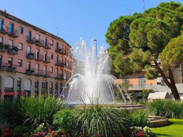 Edificio en venta en calle Castello, Figueres, de 722 m² por 590.000