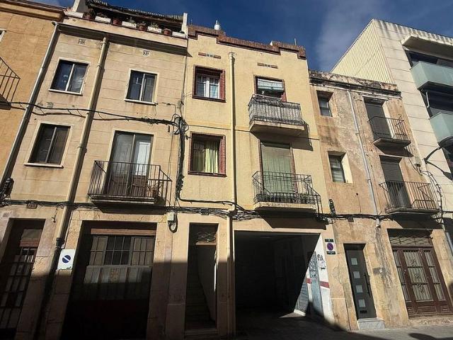 Edificio en venta en calle De Balmes, Reus, de 236 m² por 185.000