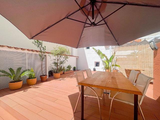 Edificio en venta en calle De Joan Badosa i Compte, Roses, de 340 m² por 687.400