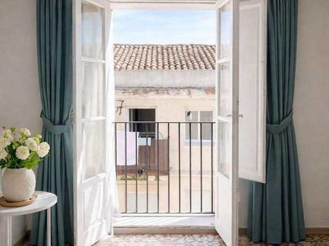 Edificio en venta en calle De Montserrat, Sant Sadurní d´Anoia, de 1.048 m² por 390.000
