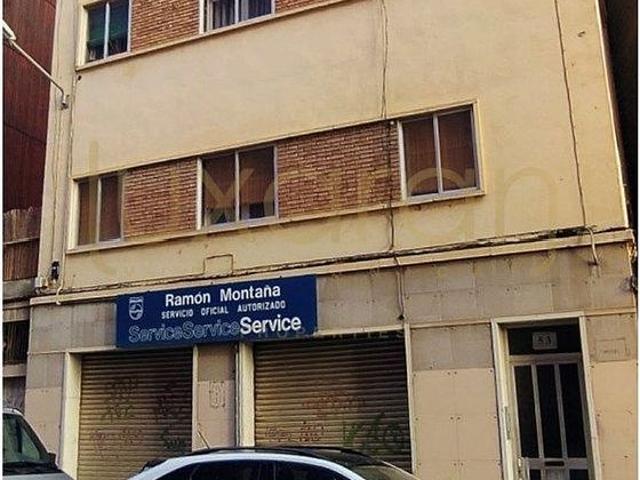 Edificio en venta en calle Doctor Combelles, Lleida, de 500 m² por 370.000
