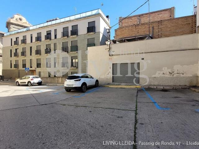 Edificio en venta en calle Sant Antoni, Lleida, de 596 m² por 375.000