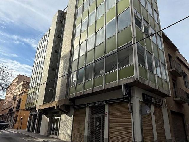 Edificio en venta en calle Sant Llàtzer, Figueres, de 573 m² por 405.000