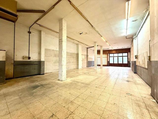Edificio en venta en Figueres, de 559 m² por 280.000