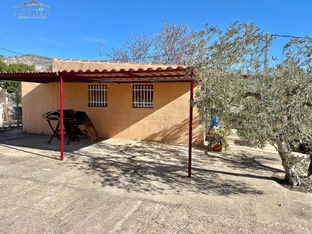 Edificio en venta en Hondón de las Nieves Alicante