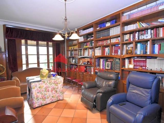 Edificio en venta en Linares, Calle Isaac Peral, 23700