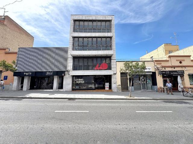 Edificio en venta en Móra d´Ebre, de 826 m² por 368.000