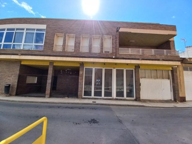 Edificio en venta en Pilar de la Horadada Alicante