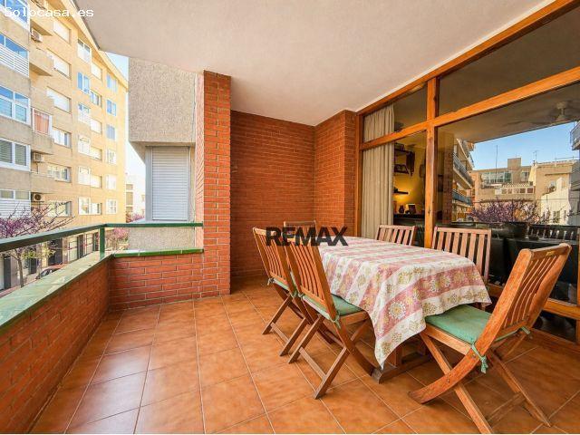 Edificio en venta en Roses centro con garaje, local y alto p