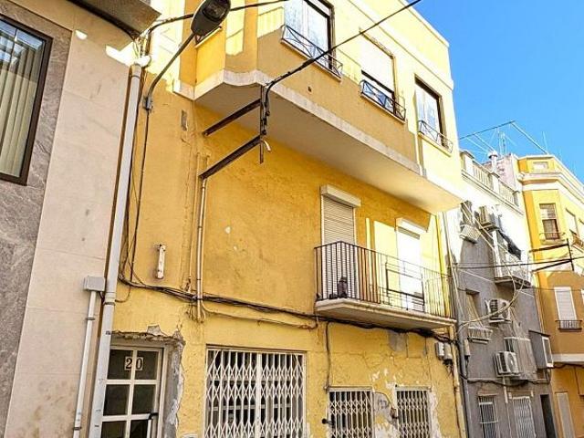 Edificio en venta en Sant Carles de la Ràpita, de 171 m² por 135.000