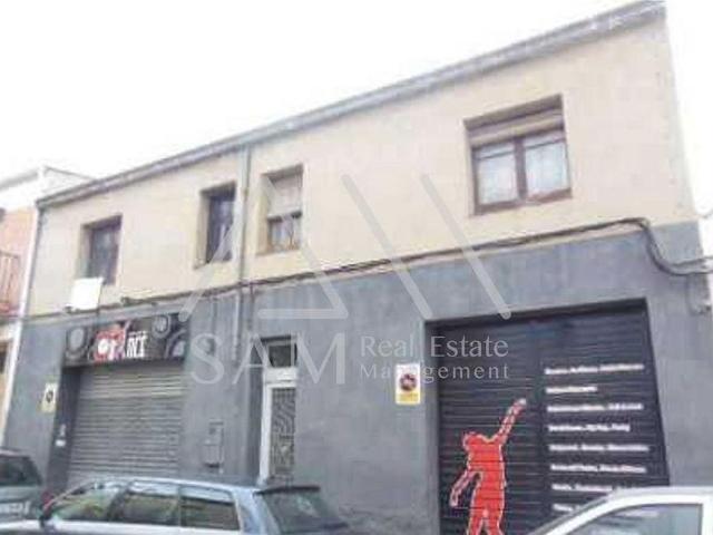 Edificio en venta en Sant Vicenç de Castellet, de 252 m² por 150.000