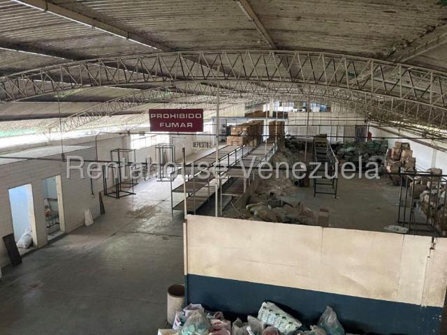 Edificio en Venta en San Antonio de Los Altos Zona industrial La Minas Miranda 3000 m2