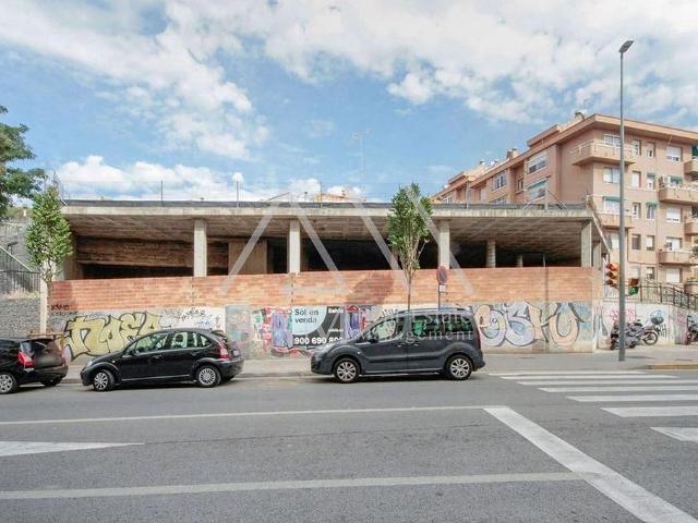 Edificio en venta en Sabadell, de 1.852 m² por 600.000