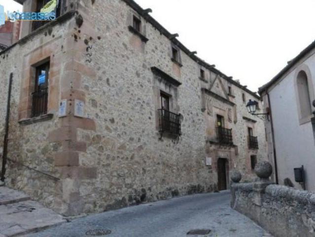 Edificio en venta en Sepúlveda, Sepulveda