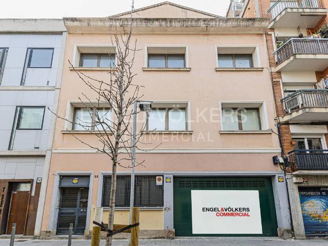 Edificio en Alquiler en Barri de les Corts