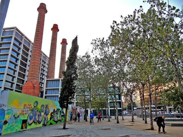 Edificio en alquiler en plaza De la Bella Dorita, Barcelona, de 4.000 m² por 35.000