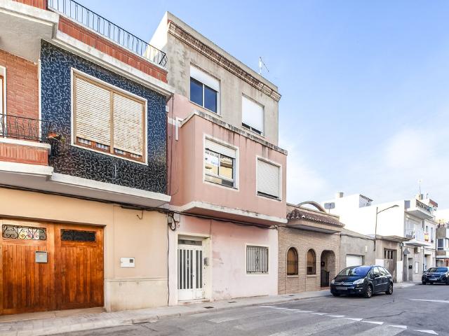 Edificio en C/ Mariano Benlliure Polinyà de Xúquer Valencia