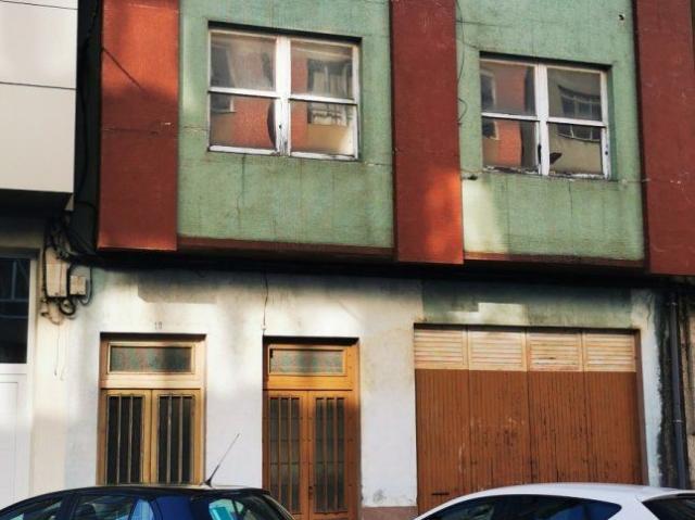 Edificio en Carballo a 300 metros de la Plaza de Galicia