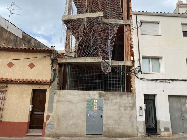 EDIFICIO EN CONSTRUCCIÓN