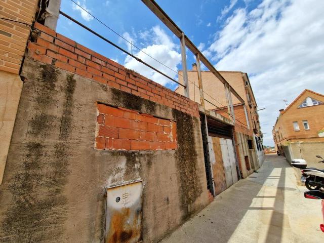 EDIFICIO EN CONSTRUCCIÓN
