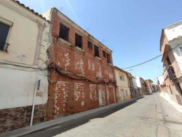 Edificio en construcción detenida en Torres Torres
