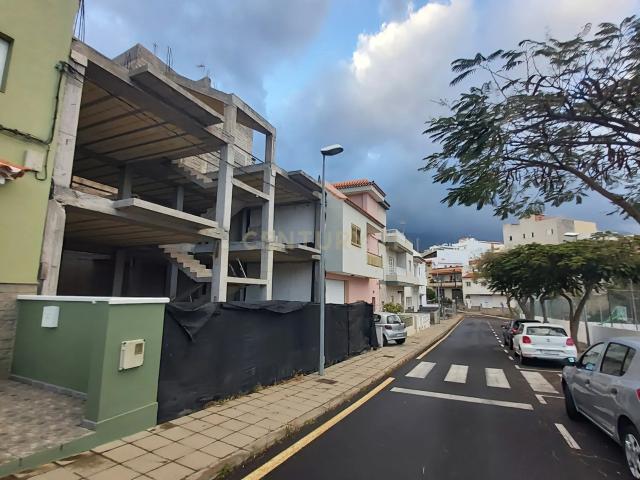 EDIFICIO EN CONSTRUCCION EN GÜIMAR