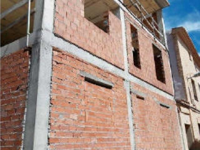 Edificio en construcción en Lécera