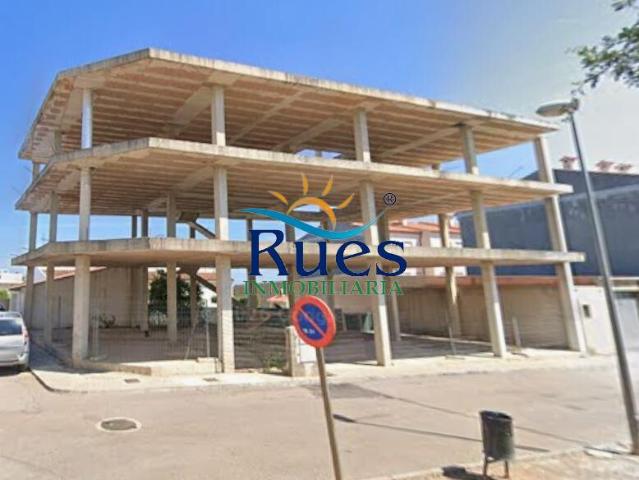 Edificio en construcción en Ribera de Cabanes