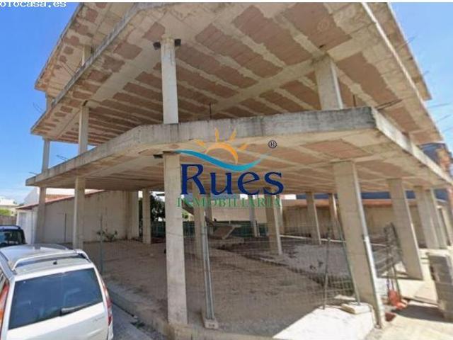 Edificio en construcción en Ribera de Cabanes