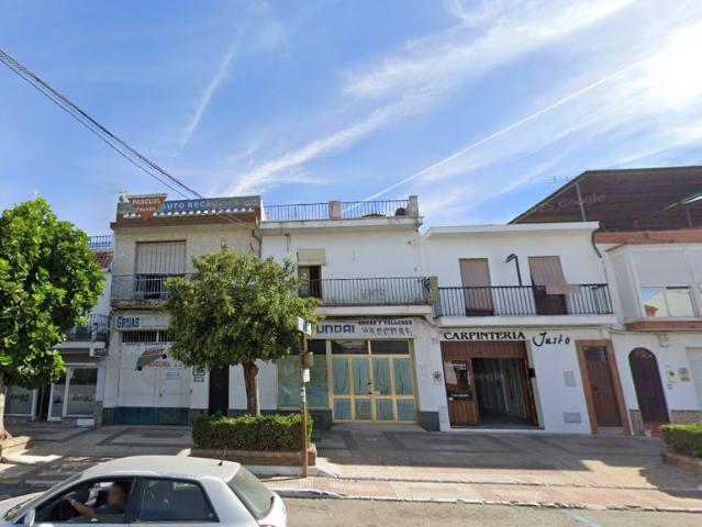 Edificio en Ctra del Rocío