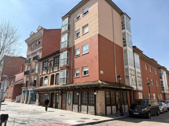 EDIFICIO EN LAGUNA DE DUERO