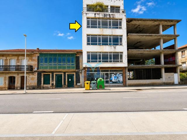 EDIFICIO EN PRIMERA LÍNEA DE LA RÍA EN A PUNTA DO PORTO CAMARIÑAS