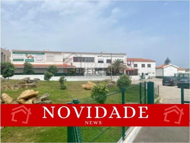 Edifício Escolar à venda em Peniche